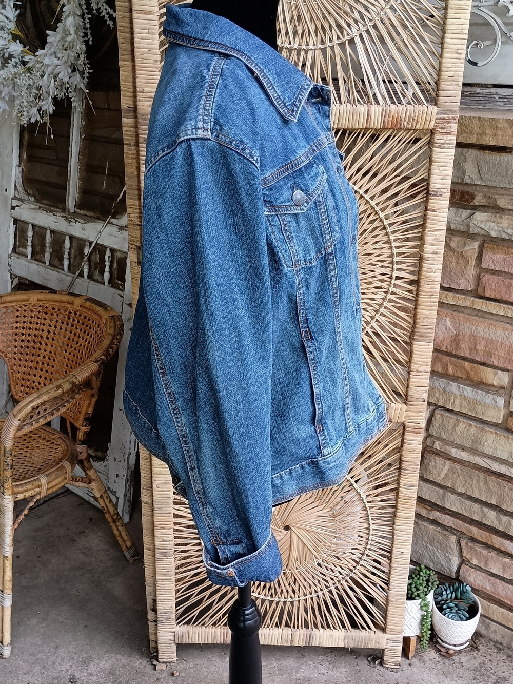 Eddie Bauer Classic Blue Denim Jacket - Picture 2 of 6